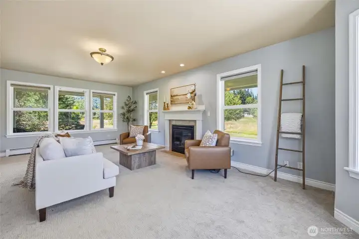 Windows on 3 sides makes this home bright Windows on 3 sides makes this home bright