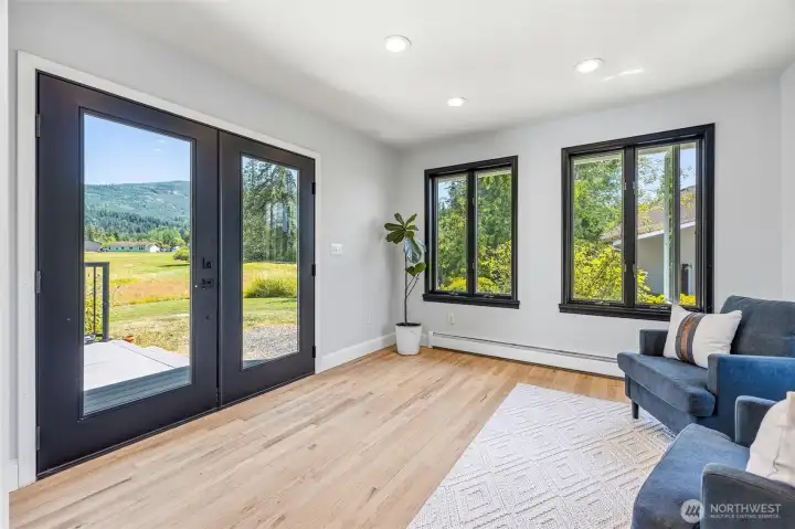 Direct access to the back deck and more stunning views of the foothills! Direct access to the back deck and more stunning views of the foothills!