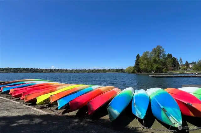 Boat Rentals: The Green Lake Boathouse offers a variety of boats available for rent hourly.  Paddle Boards,  Kayaks,  Pedal Boats,  Row Boats,  Water Bikes