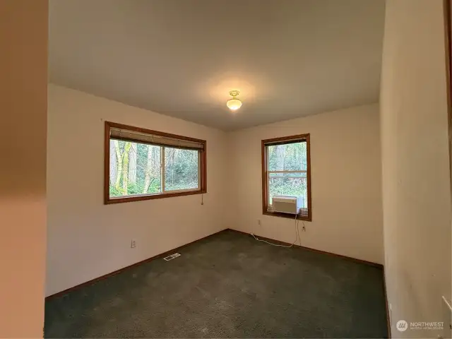 Large 2nd bedroom