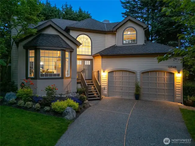 Welcome to your Holmes Point dream home!