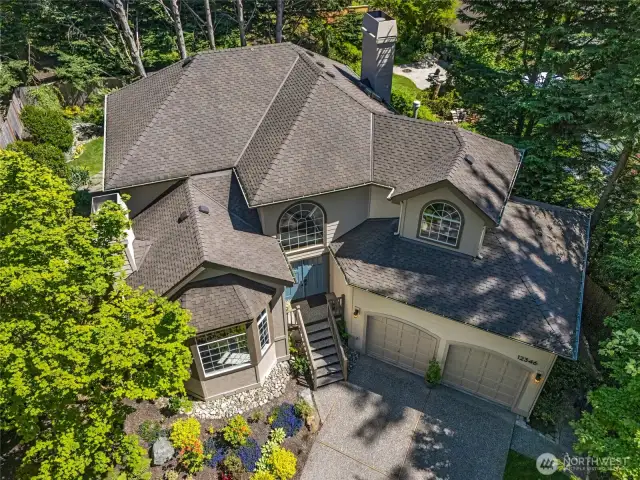 nestled into verdant surroundings,