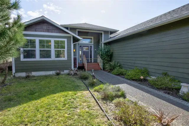 Welcome to this peaceful, waterfront retreat!