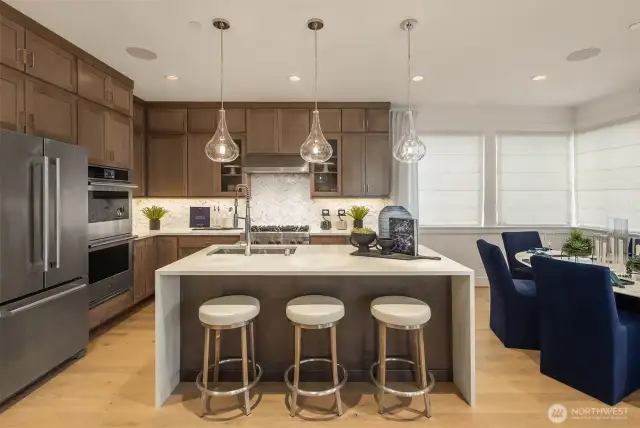 Photos of the Kinney model home for illustration purposes only & are not of the Kinney available for purchase. Home selections will vary.