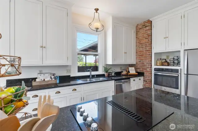 Kitchen Island & Sink