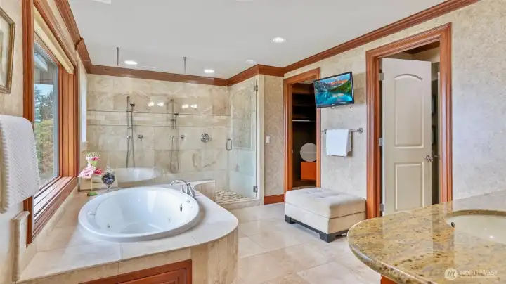 Upper level primary in suite bath