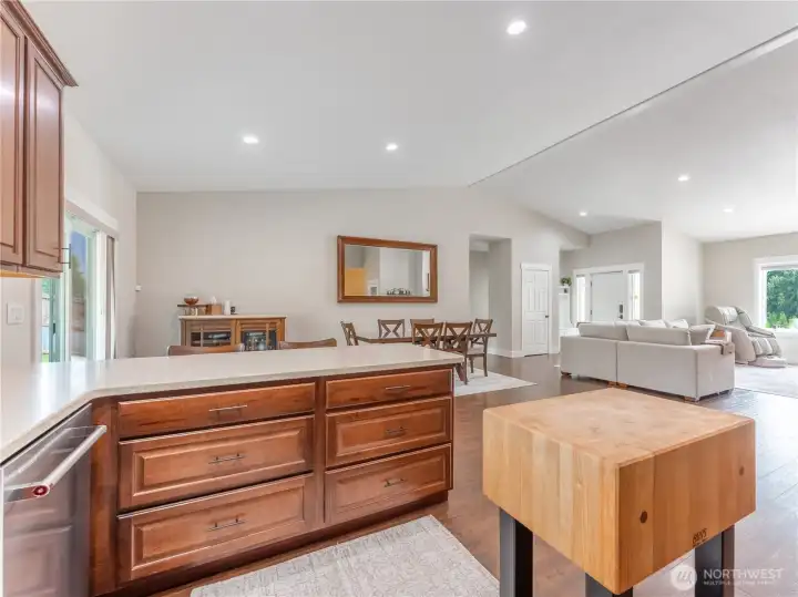 Extra room for entertaining