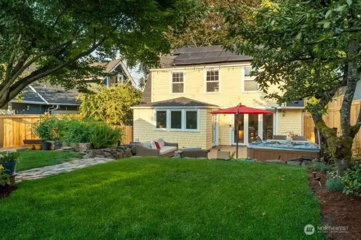 This backyard is an in-city oasis. It is quiet and peaceful; a great place to recharge.