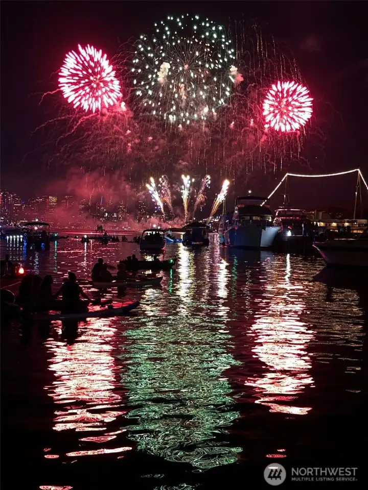 4th Of July from your own houseboat!