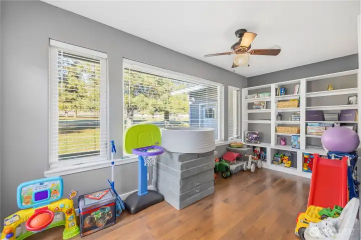 Possible office space/den