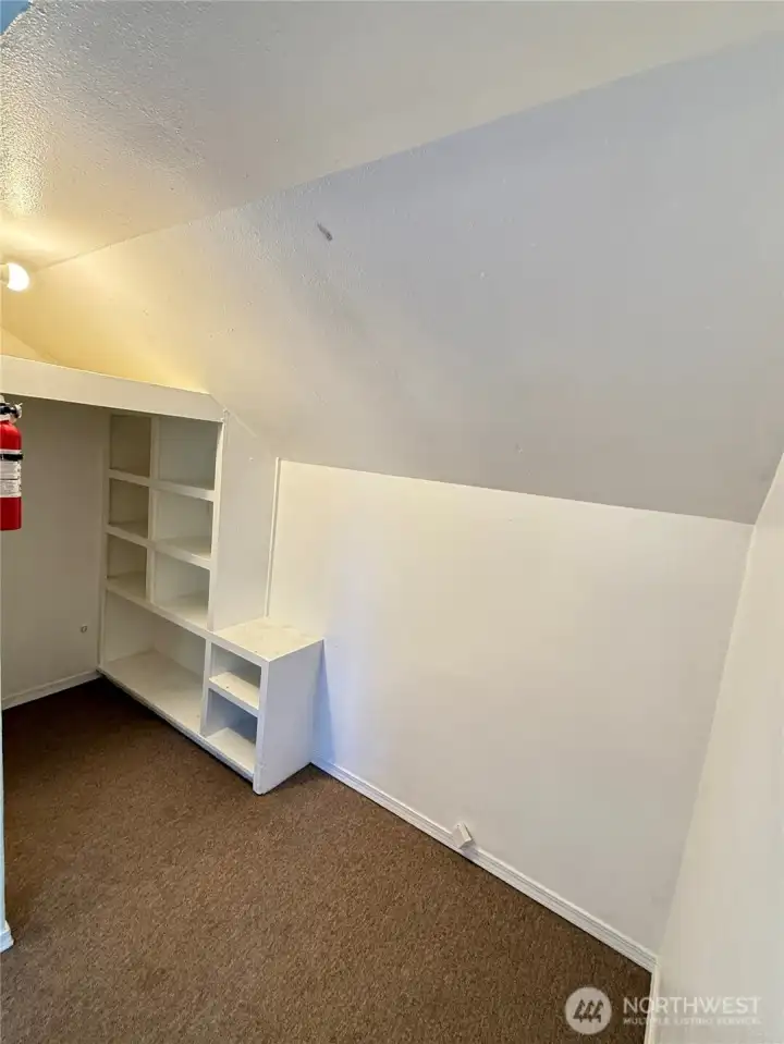 Unit Five Studio - Closet