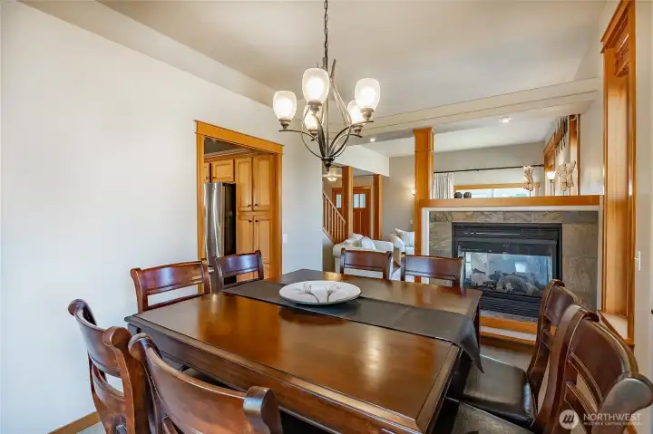 Double-sided fireplace