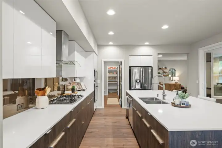 Kitchen / Mud Room and Walk In Pantry