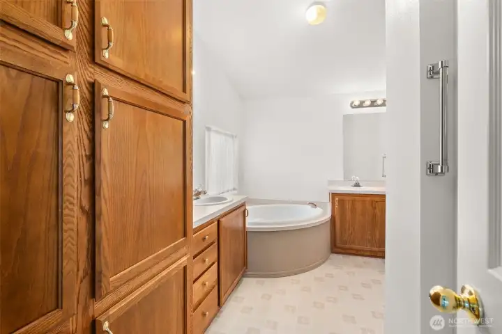 Primary bath with extra storage Primary bath with extra storage