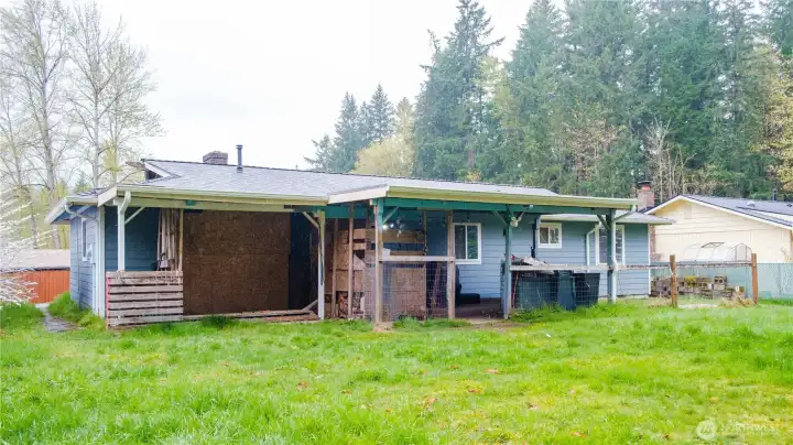 Large fully fence back yard Large fully fence back yard