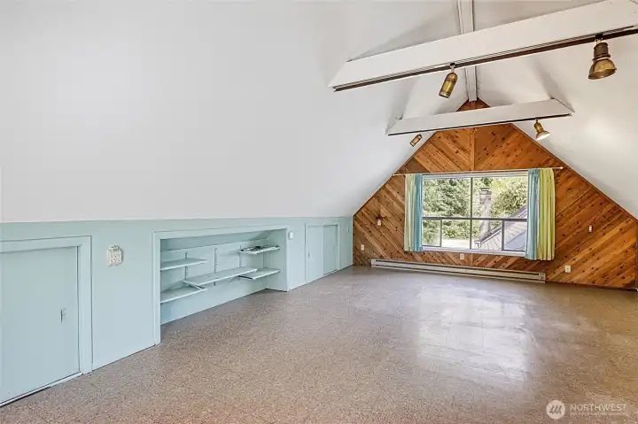 Bonus Room Above Garage - Extra Storage