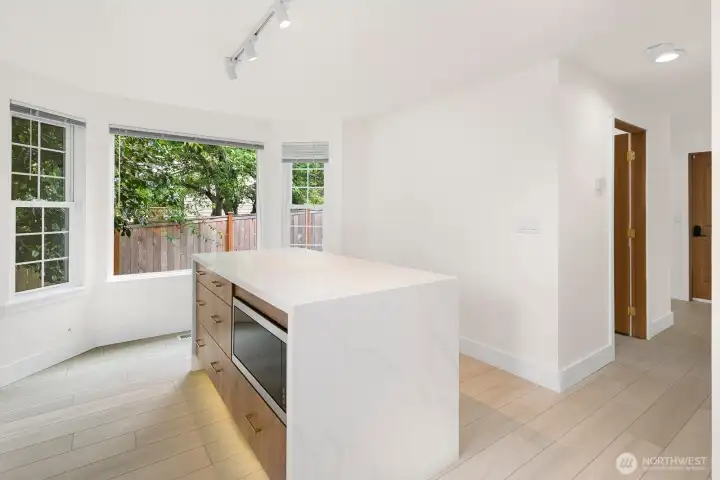 Bay Window Faces West, Island Features Kick Lighting