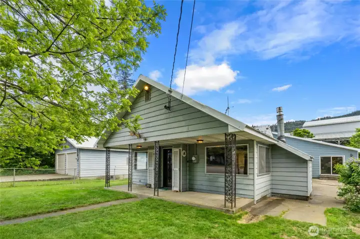 Welcome to 410 1st Street in Easton.  A little mountain-town nostalgia with a whole lot of personality.