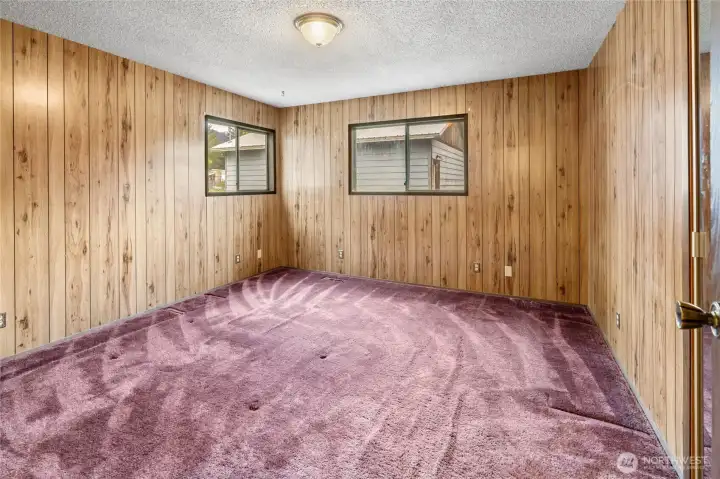 Bedroom number 1, let's call is the maroon room because all good rooms have a name.