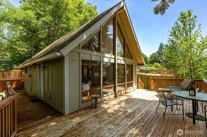 Another view of the large front deck