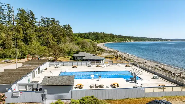 Another view of the pool