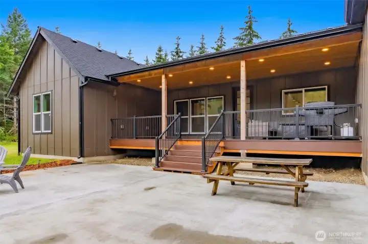 Another view of covered deck space
