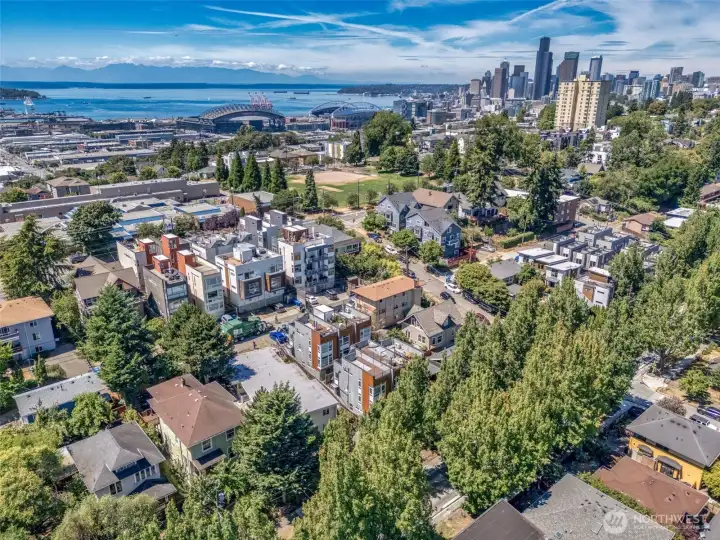 Proximity to sports venues in SODO Proximity to sports venues in SODO