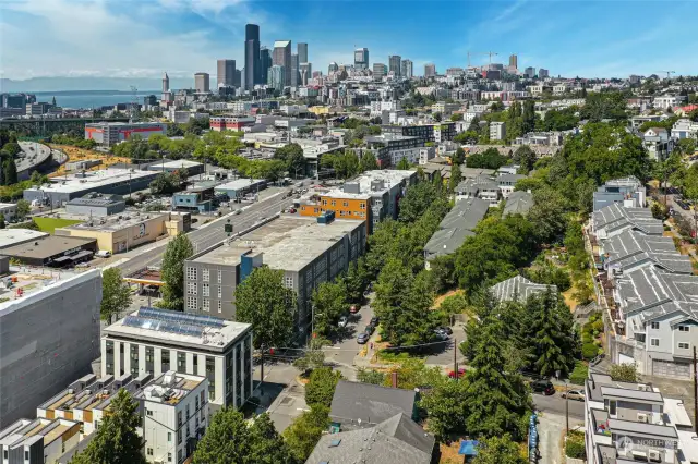 Just minutes from I-90 and I-5, offering quick access to downtown Seattle and the Eastside.