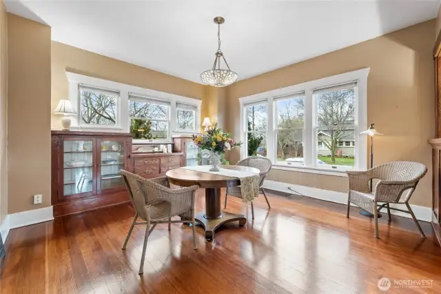 Stunning dining room~