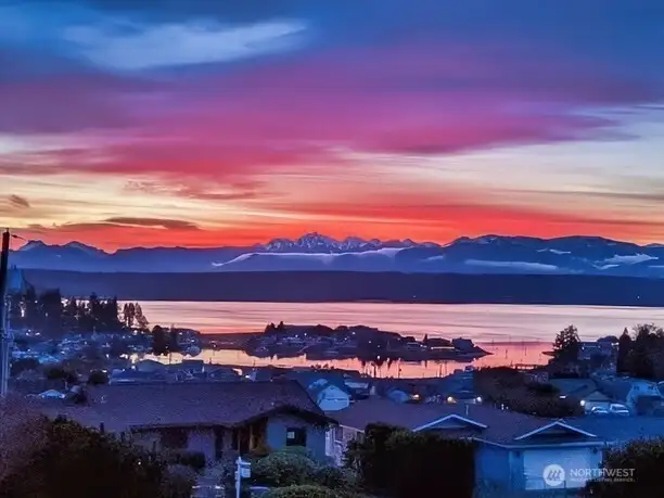 Spectacular Sunsets – Enjoy breathtaking colors every evening.