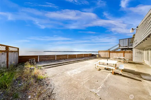 An extra LARGE patio perfect for ALL!
