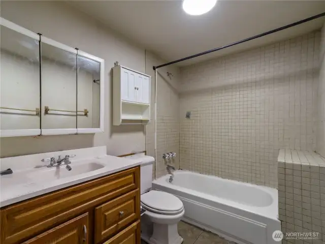 Full bath on main level!