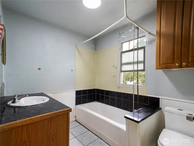 Upstairs full bath