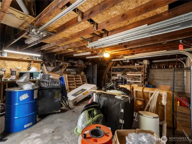600+ sq ft garage