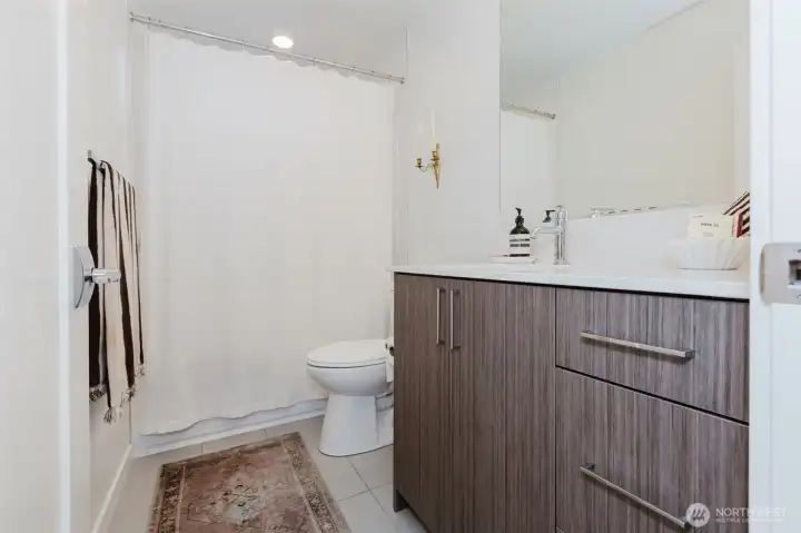 2nd Floor Bathroom