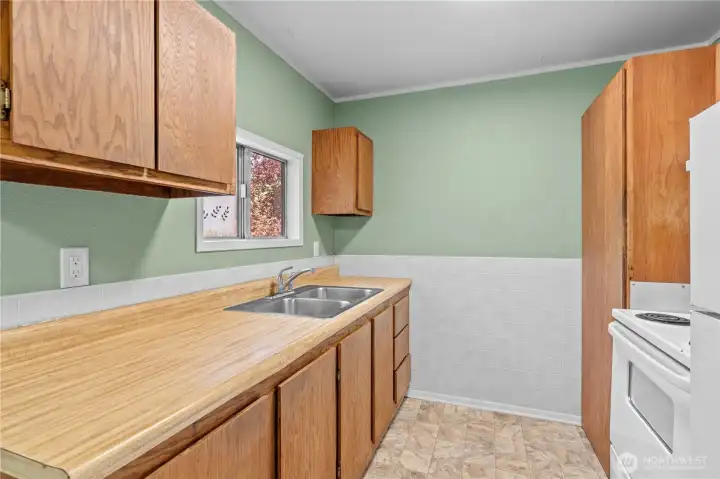 Flex room kitchen above garage