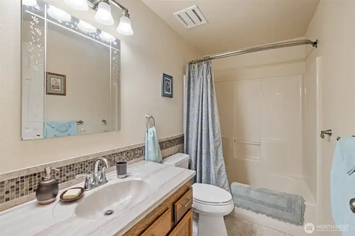 Full guest bathroom