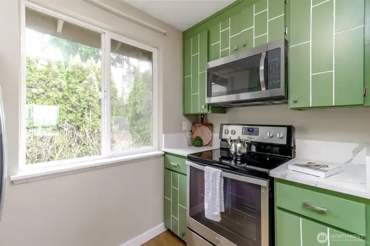 Light and bright view of the front of the condo.Lots of natural light shining through this area.