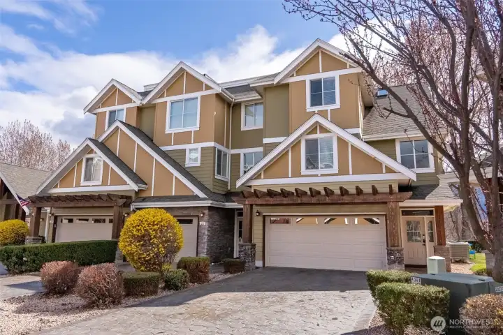 Large driveway & double car garage