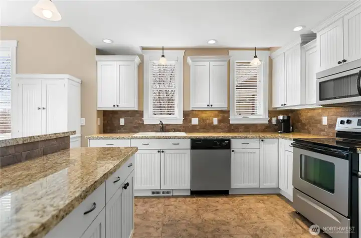 Main Floor Full Kitchen