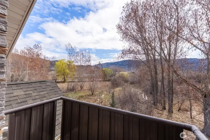 Top floor balcony ~ Greenspace and mountain views