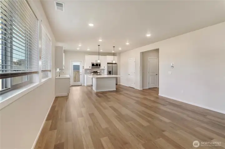 Photos are sample photos of a previously built Elbe plan in the community.