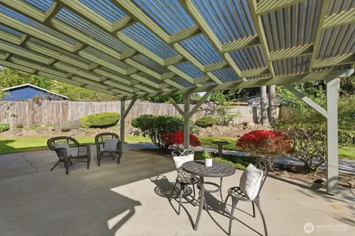 Huge covered patio
