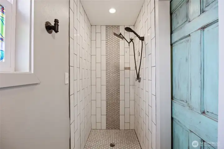bathroom in 4th bedroom
