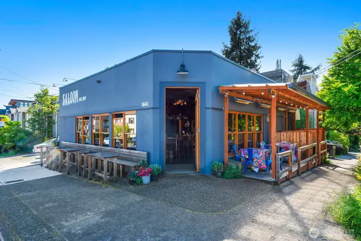 Union Saloon is a neighborhood favorite.