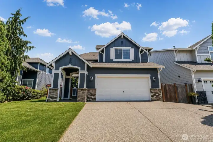 Plenty of driveway parking. Plenty of driveway parking.