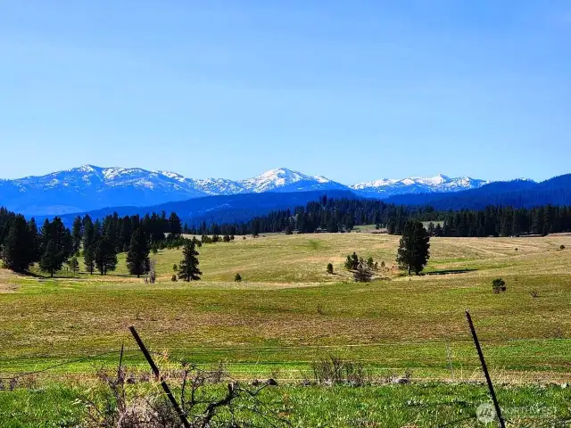 PICTURE PERFECT VIEWS FROM YOUR BUILDING SITE!