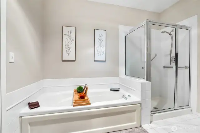 Soaking tub