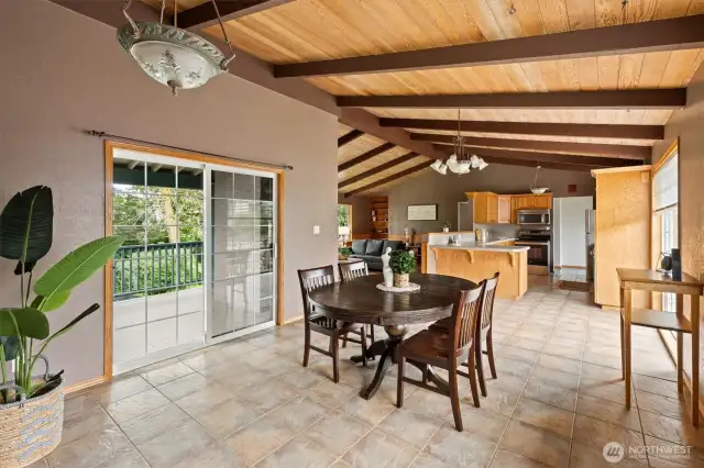 Dining with Deck