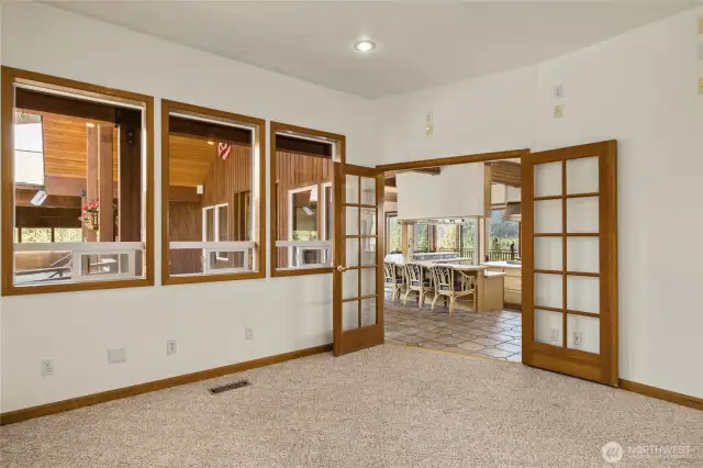 Bonus Room / Office